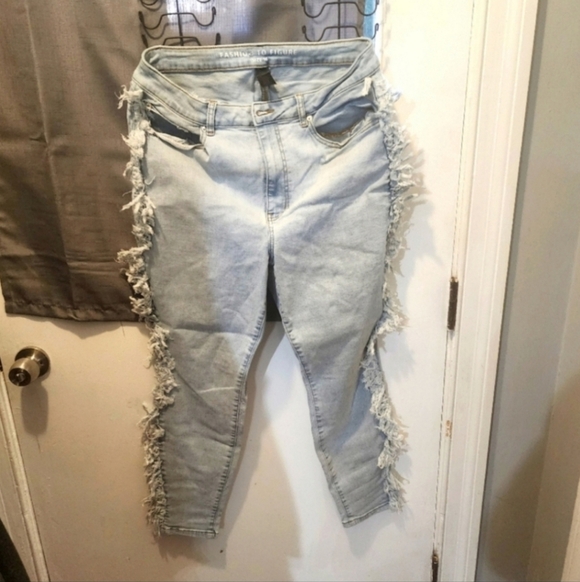 Fashion to figuere size 16 fringe skinny jeans - Picture 3 of 5